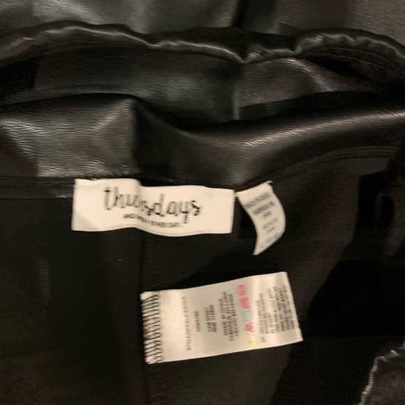 Pleather Slit Black Leggings - Picture 6 of 6